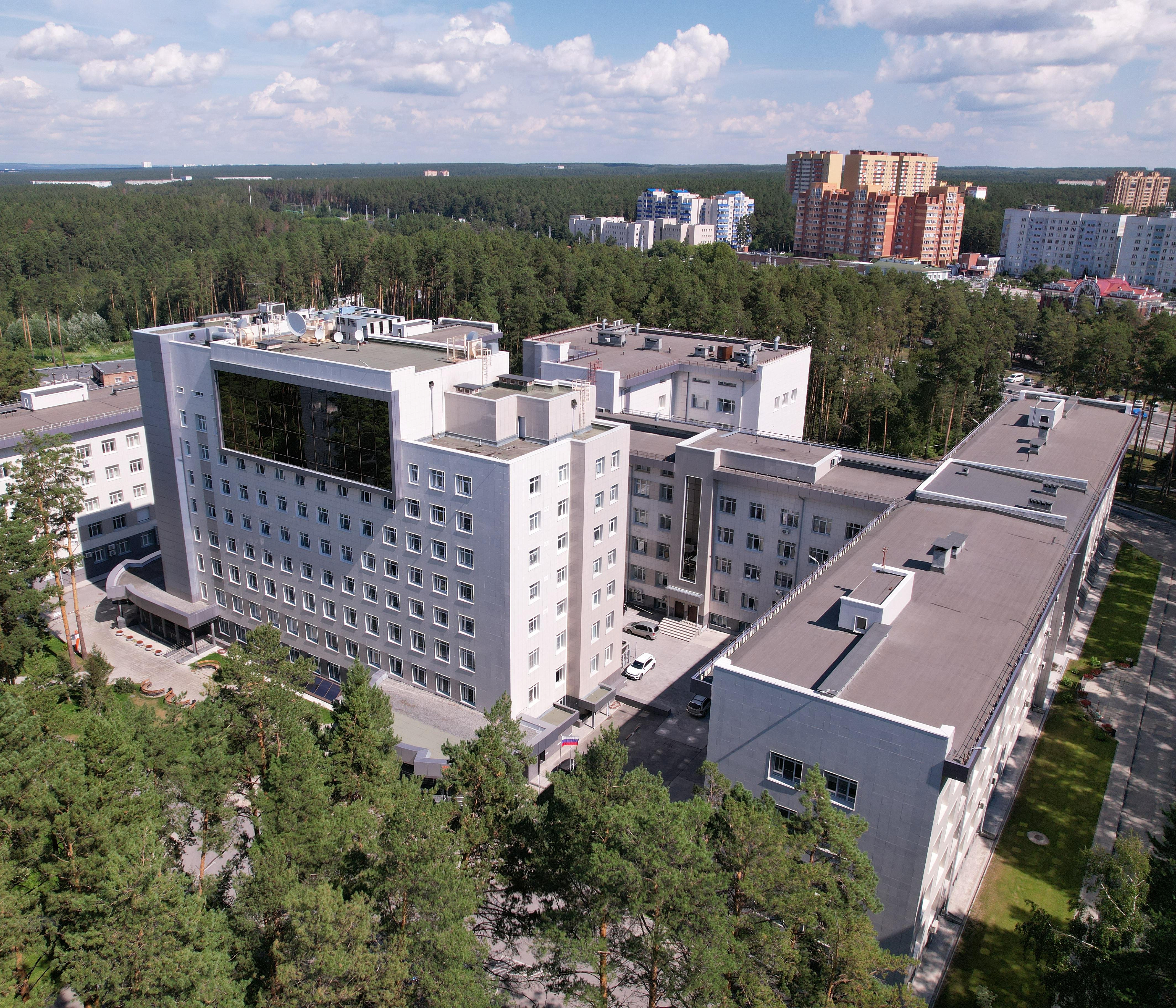 На реконструкцию клиники Мешалкина выделили 9,5 миллиарда