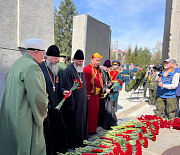 Город дружбы: как многонациональный Новосибирск отметил День Победы