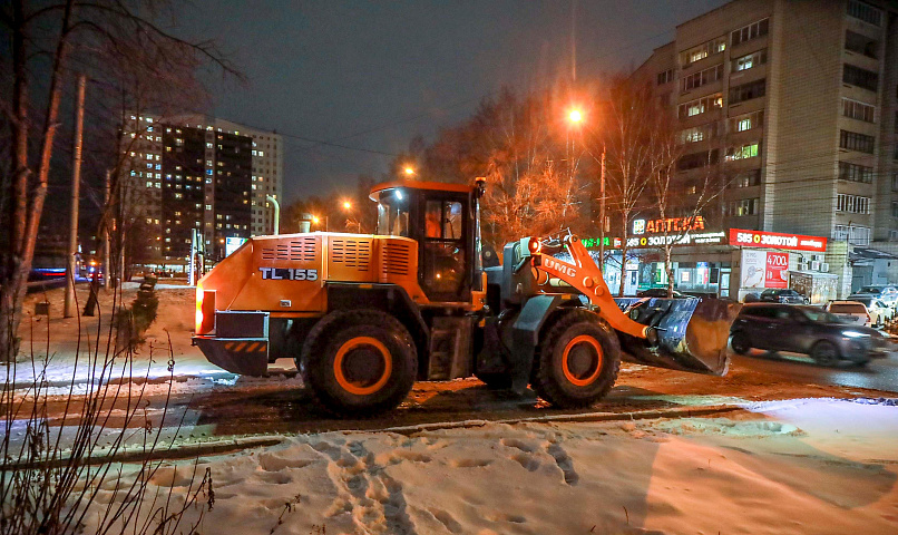 Уборку улиц в Новосибирске усилят на новогодних праздниках