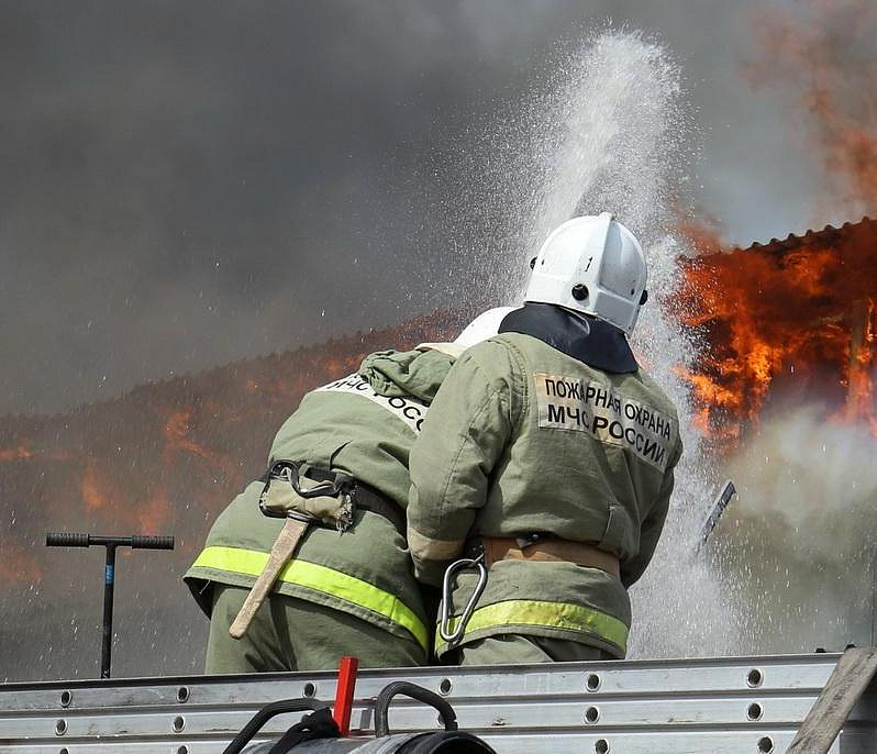 50 пожаров случилось в Новосибирске за неделю: есть пострадавший