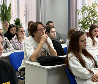 Участник СВО призвал студентов НГПУ задуматься о службе по контракту