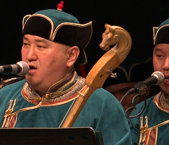 Музыку тувинских степей и гор привезли на фестиваль «Струны Сибири»