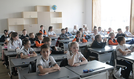 793 учителя не хватает школам Новосибирска