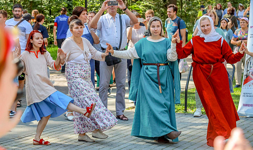 Народные гулянья развернутся на «поле Куликовом» в Нарымском сквере