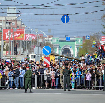 20 мая новосибирск. День Победы Новосибирск. Новосибирск в мае. Салют 9 мая. 1 Мая 9 мая.