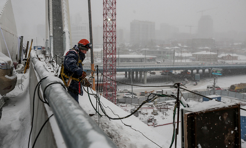 Лёд тронулся: что происходит на стройке четвёртого моста в Новосибирске