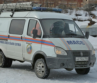 Мальчика с вывихнутой ногой вытащили из оврага в Новосибирске