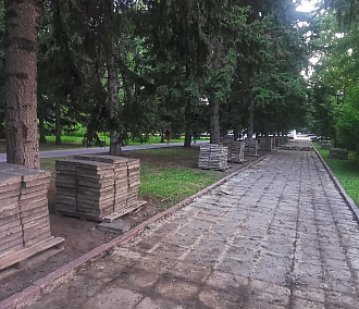 На Монументе Славы стартовал большой ремонт пешеходной аллеи
