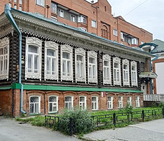 Центральное отопление подведут к старинному дому-памятнику в Новосибирске