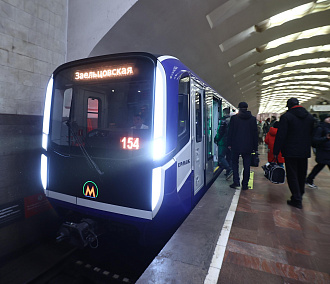 Мэр и губернатор запустили новый поезд «Ермак» в метро Новосибирска