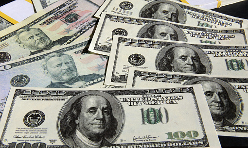 Банк России снимет ограничения на переводы валюты за рубеж