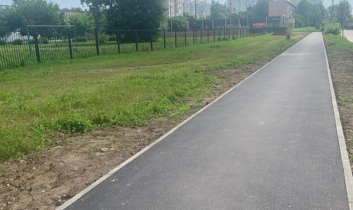 Трёхсотметровый тротуар соединил две школы в Первомайке