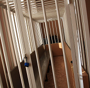 Сибиряка арестовали за фото чёрного торта с воровской символикой