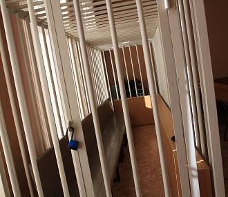 Сибиряка арестовали за фото чёрного торта с воровской символикой