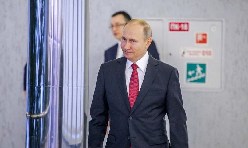 Валенки с Путиным: какие необычные подарки делали новосибирцы президенту