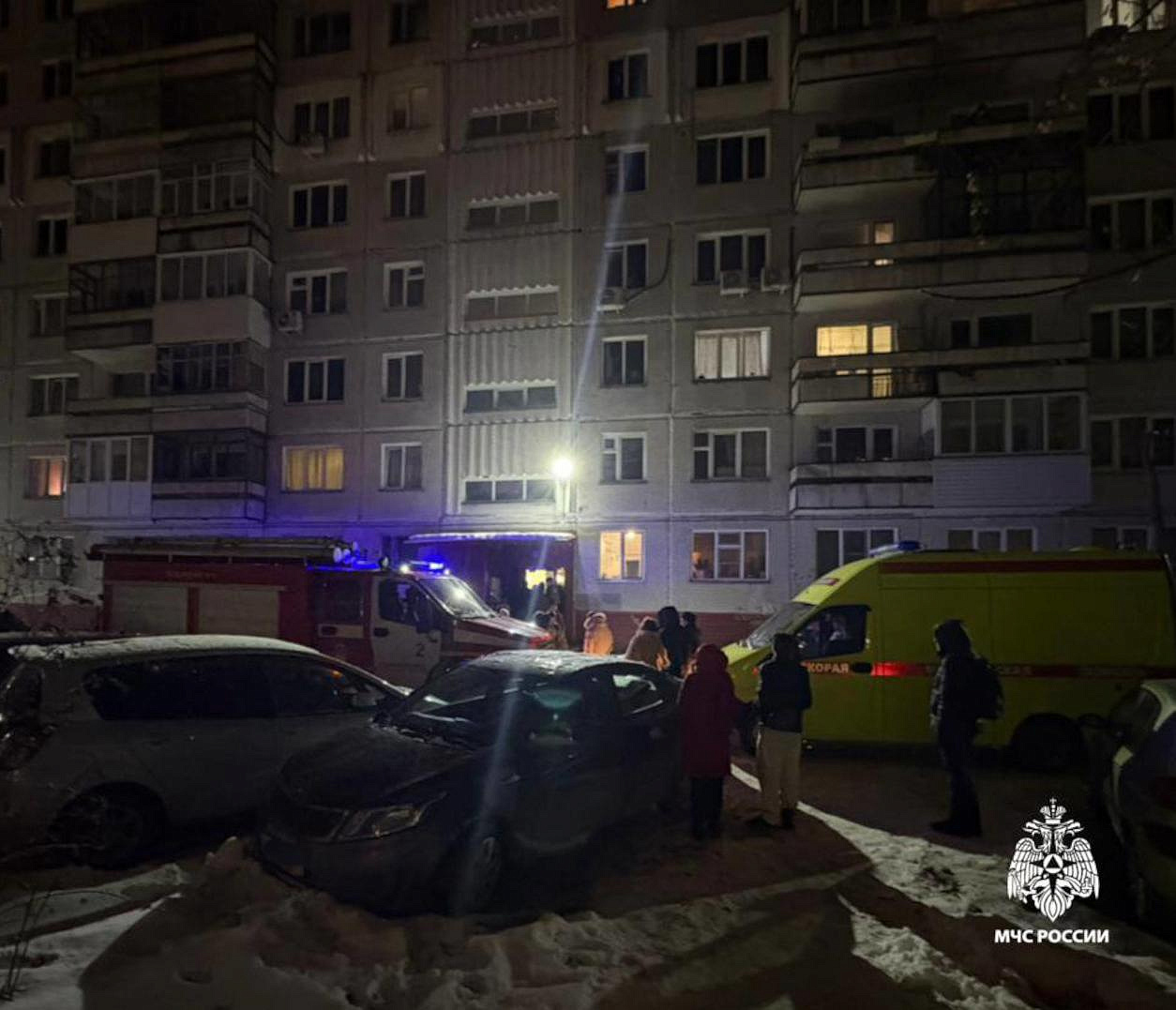 56 человек эвакуировали из-за загоревшегося удлинителя в Новосибирске