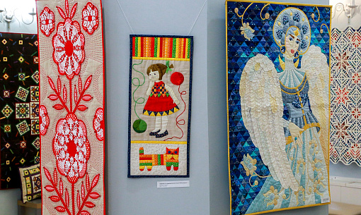 Красота в деталях: как в Новосибирске создают шедевры лоскутного шитья