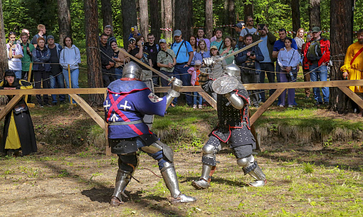 Как храбрые рыцари сразились на Княжьем дворе: 50 жарких фото