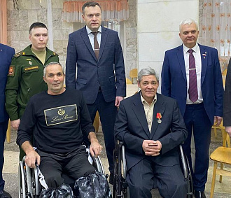 Медаль Жукова вручили под Новосибирском участнику СВО