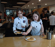 Щи и суворовская каша: как кормят в лучшей школьной столовой Новосибирска