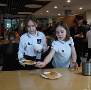 Щи и суворовская каша: как кормят в лучшей школьной столовой Новосибирска