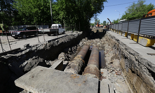 Ремонт теплотрасс перекрыл Комсомольский проспект и сузил ещё три улицы