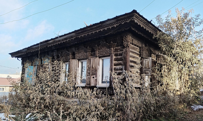Нам нельзя его потерять: новосибирцы хотят спасти столетний дом на Инской