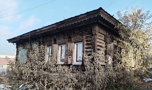 Нам нельзя его потерять: новосибирцы хотят спасти столетний дом на Инской