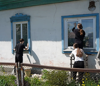 «Ветеран живёт рядом»: волонтёры помогают по хозяйству одиноким старикам