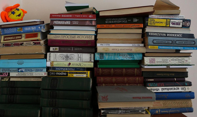 Новосибирцам предложили принести в библиотеку книги для заключённых