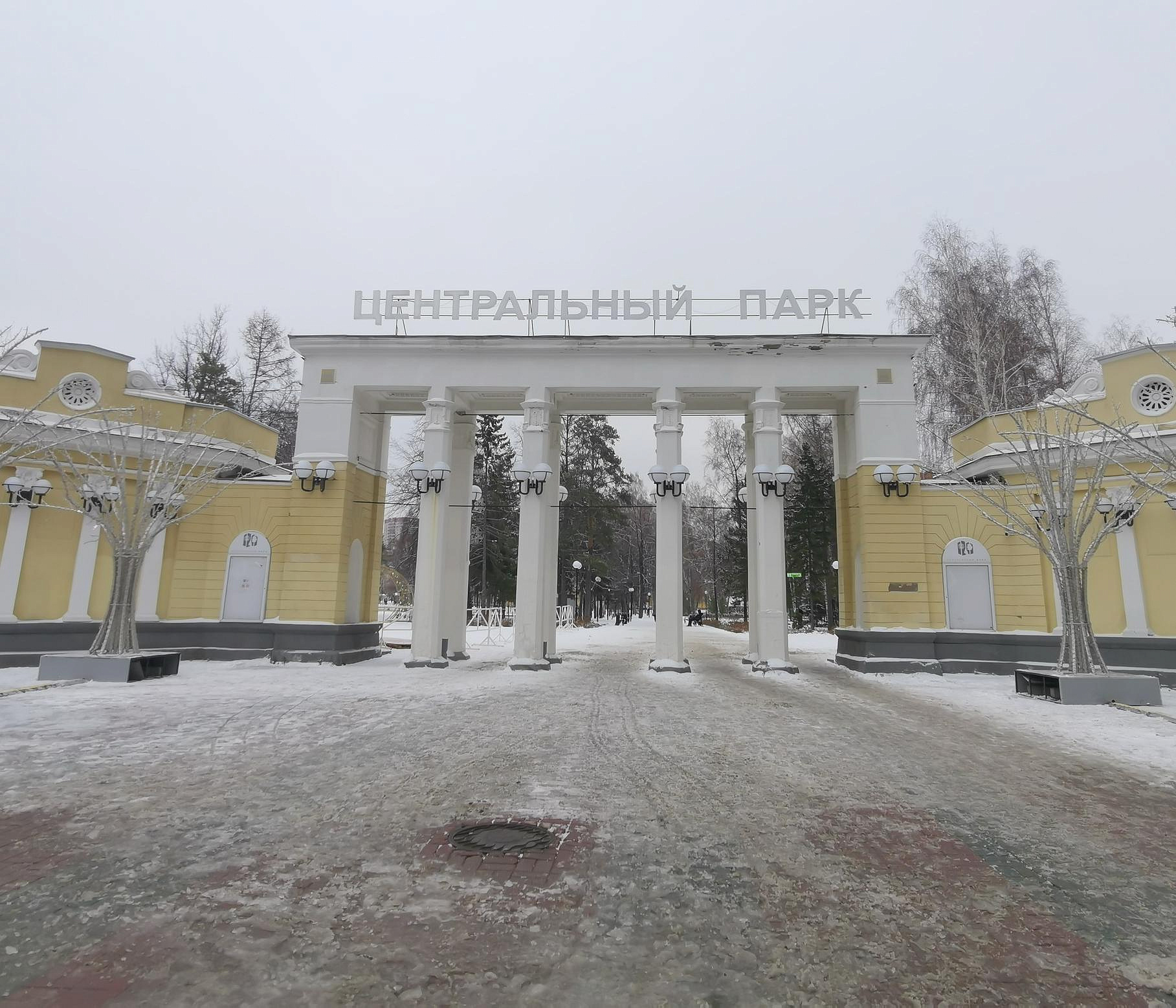 Новосибирская неделя: ремонт теплосетей, День матери и новогодний город
