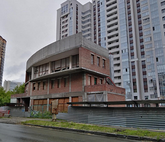 Долгострой «Кварсиса» в центре Новосибирска продают за 54 миллиона