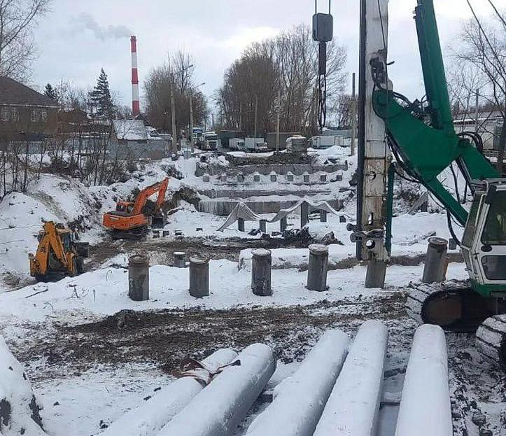 Мэр Кудрявцев показал погружение свай для нового моста на Петухова