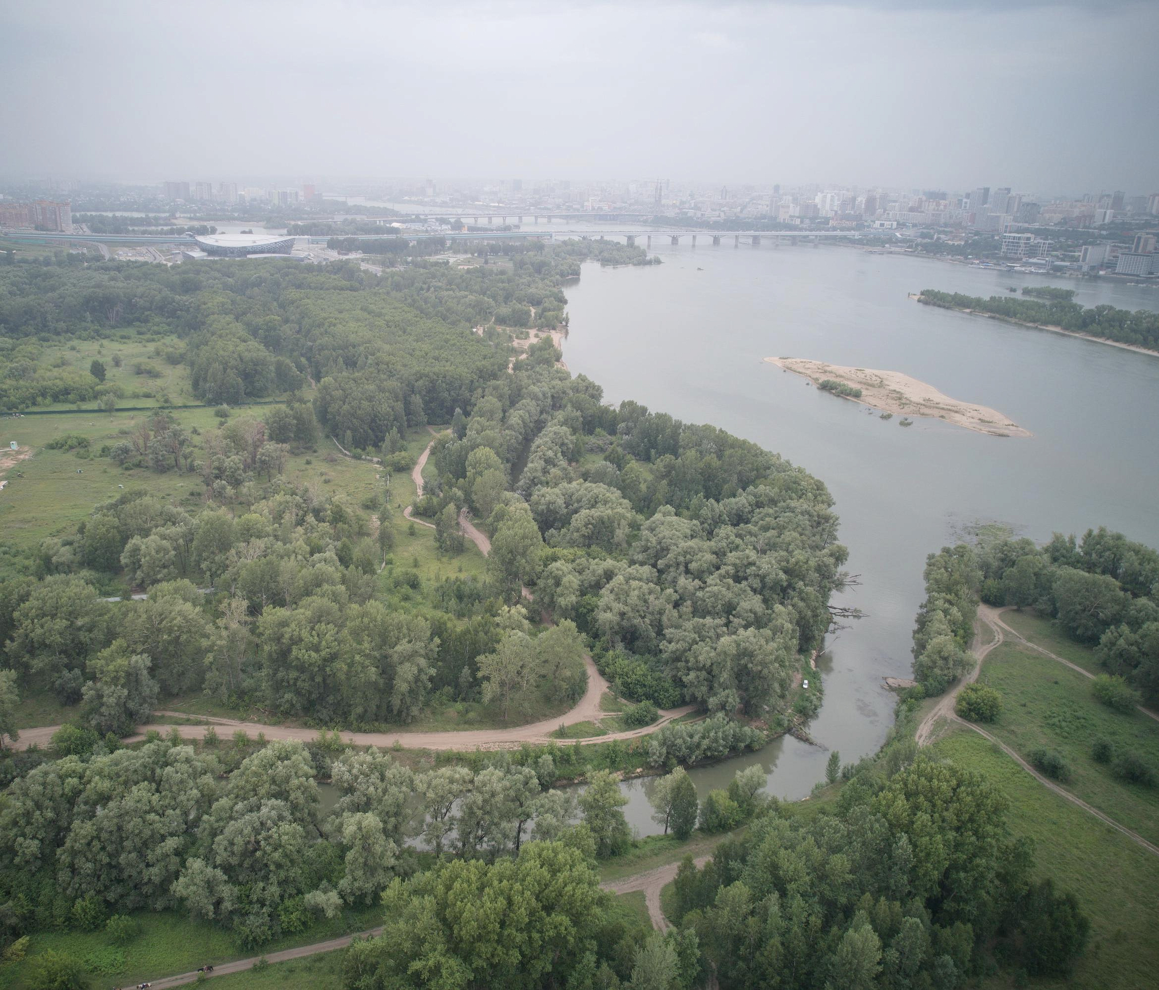 В парке «Усть-Тула» на берегу Оби оборудуют две площадки для отдыха