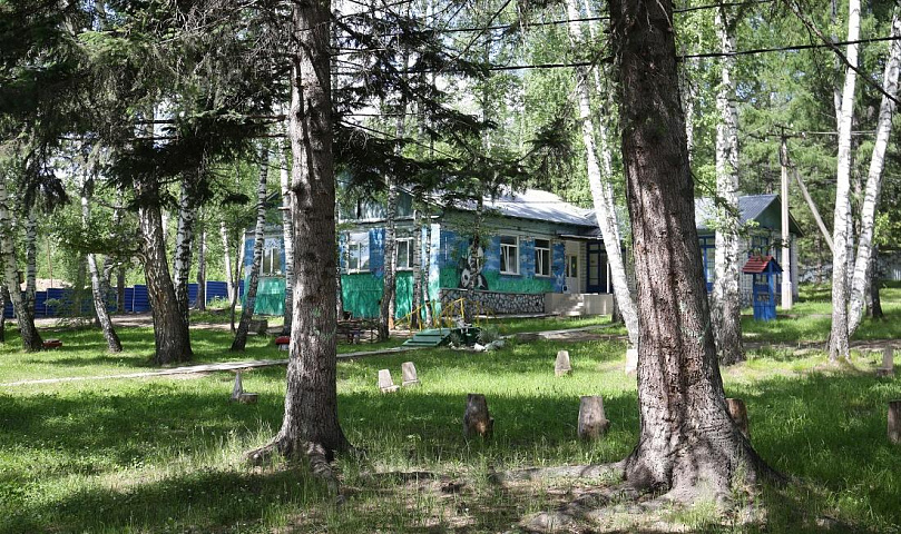Десятки детей из ДНР и ЛНР приехала на отдых в новосибирские лагеря