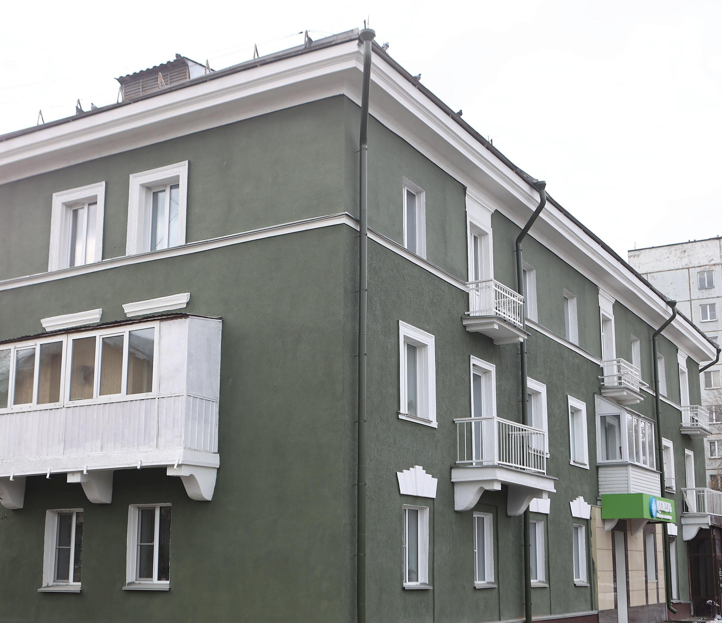 Почти 400 новосибирских многоэтажек обновили по программе капремонта