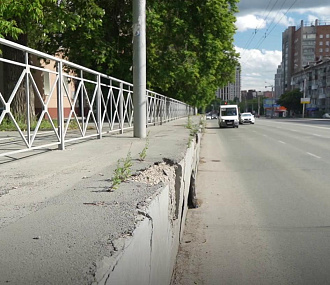 Город без окраин: когда восстановят подпорную стену на Владимировской