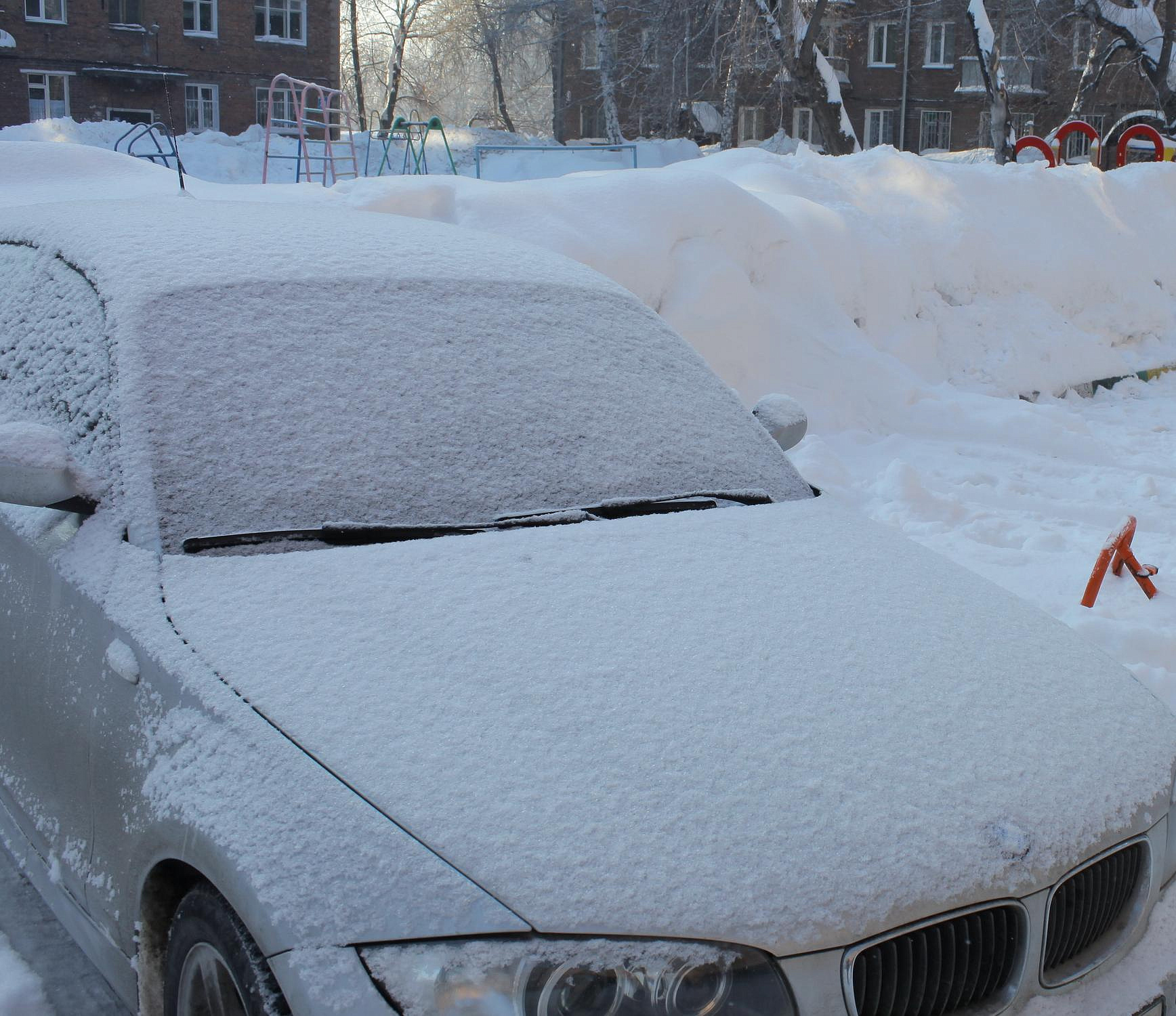 Два новых эвакуатора выйдут на борьбу с «подснежниками» в Новосибирске