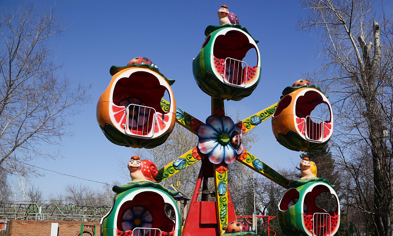 Аттракционы в парке «Первомайский» впервые заработают зимой