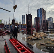 Для двух блоков «ЯШколы» в Новосибирске сделали фундамент