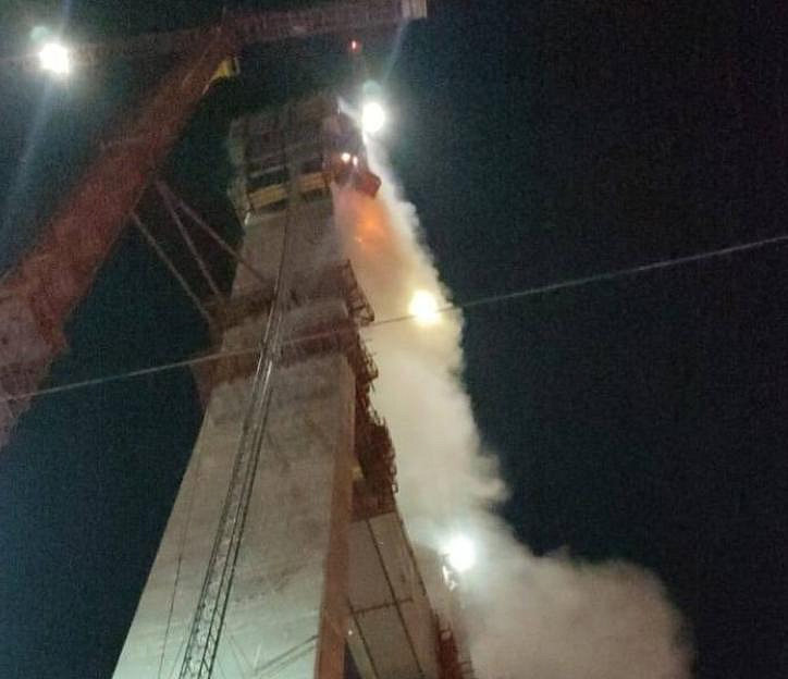 В Новосибирске пилон четвёртого моста загорелся на 106-метровой высоте