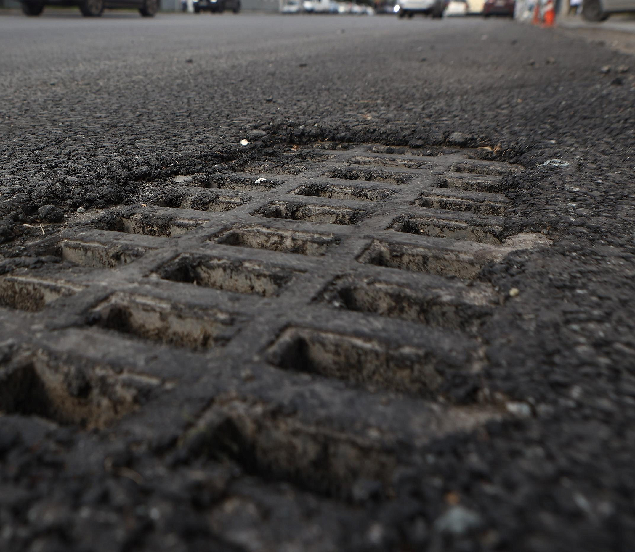 Мэр Кудрявцев отчитал подчинённых за колодцы на Немировича-Данченко