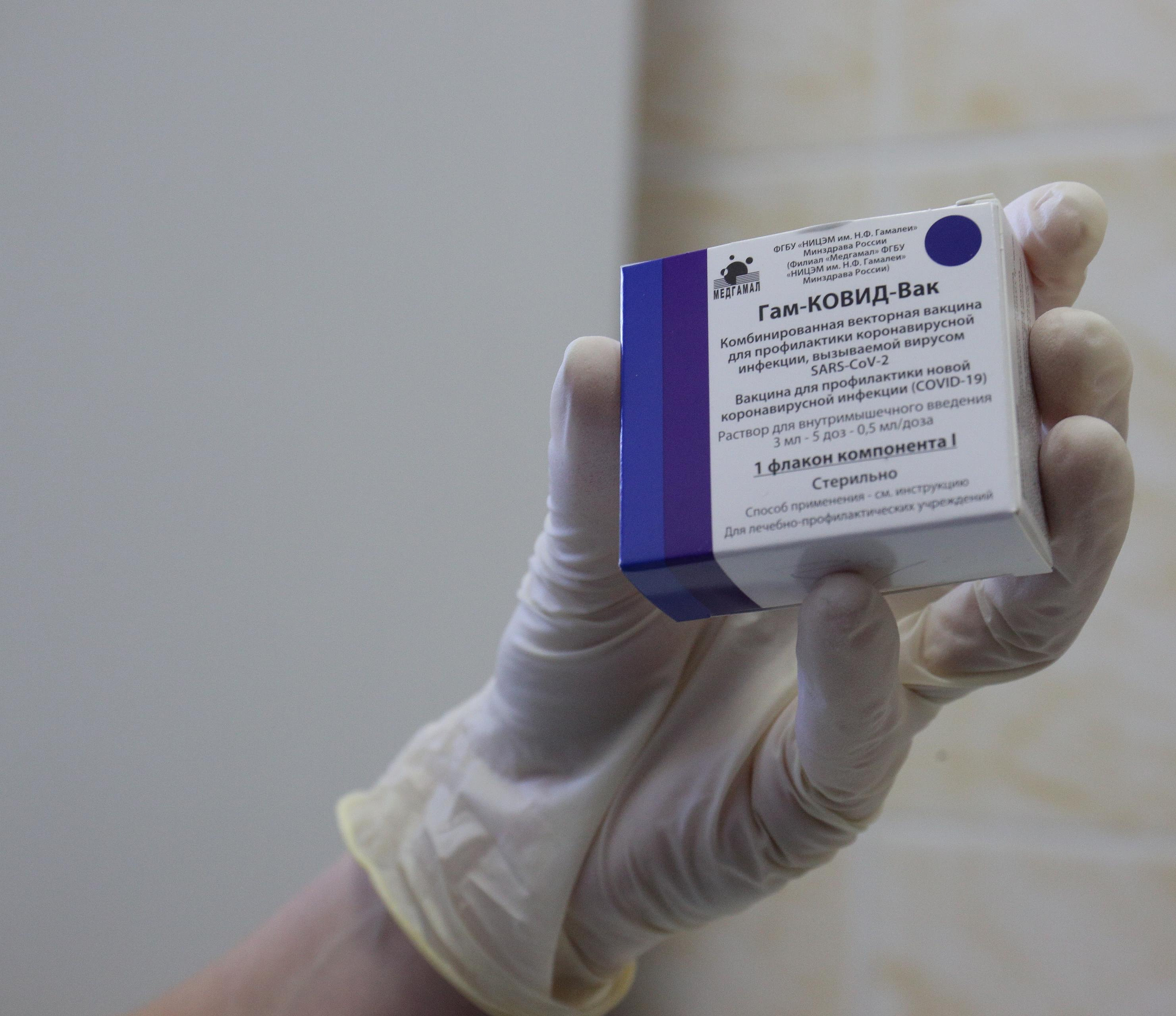 Делать прививки от COVID-19 без укола будут в Новосибирской области