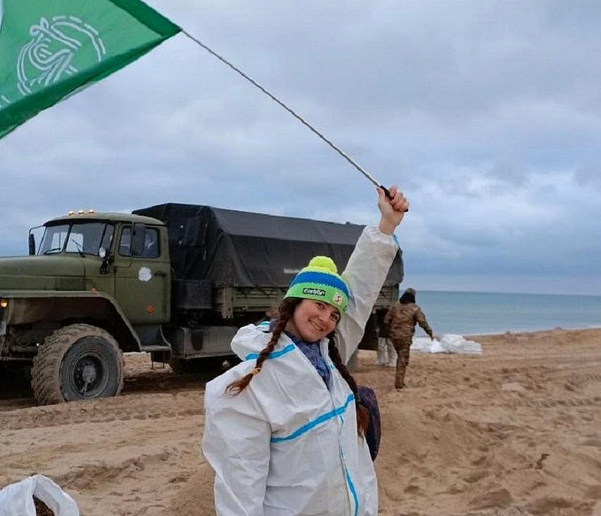 Вернулась из Анапы как с войны — новосибирский волонтёр Арина Недведская
