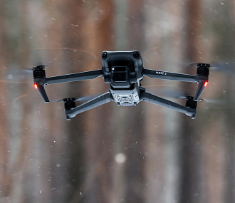 Антидроновые покрывала «Динозаврик» для СВО шьют новосибирские волонтёры