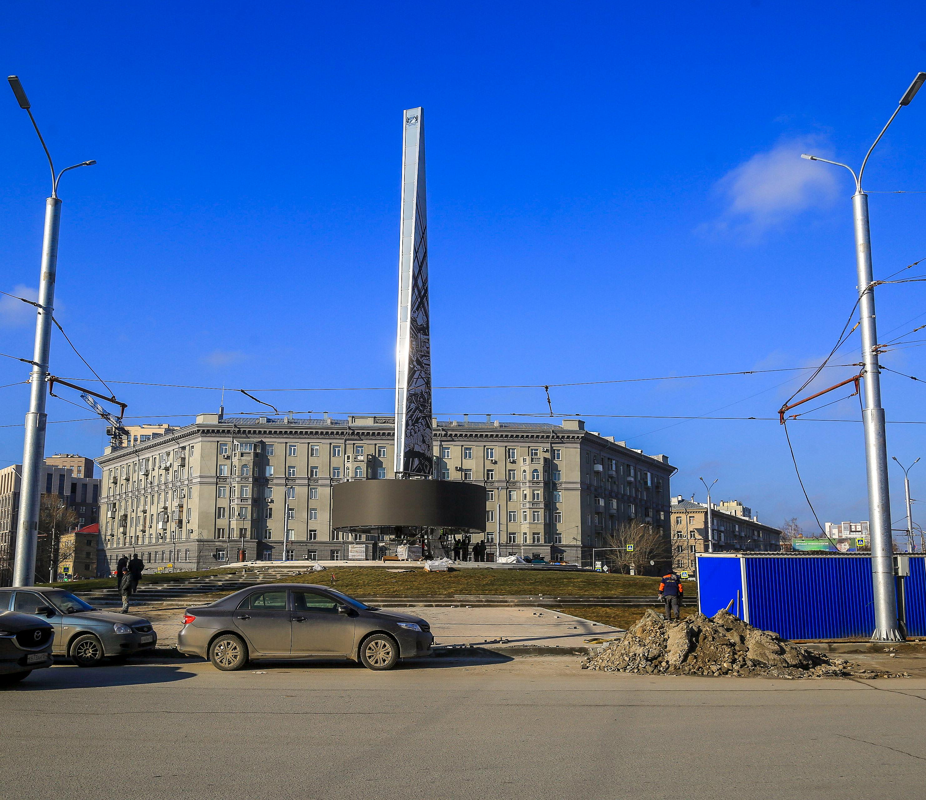 В Новосибирске открывают стелу трудовой доблести — прямая трансляция