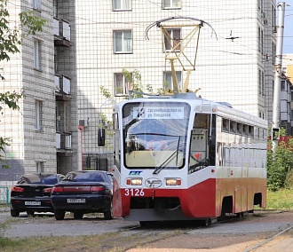 Диалог: 20 трамваев Мосгортранса ставят на колесо в Новосибирске