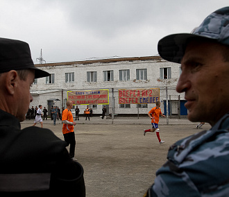 Турнир по мини-футболу среди осужденных прошел в Новосибирске
