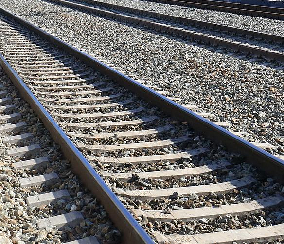 Поезд насмерть сбил уснувшего мужчину в Новосибирской области