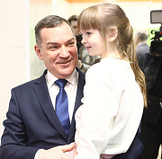 Новый кризисный центр «Остаться в семье» показали мэру Кудрявцеву